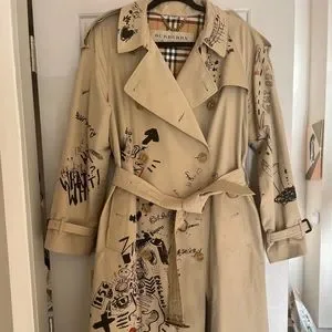 OLD BURBERRY - Trench coat 刺繍あり 1989 STUDIO Scribble Embroidered Trench Coat | Neutrals